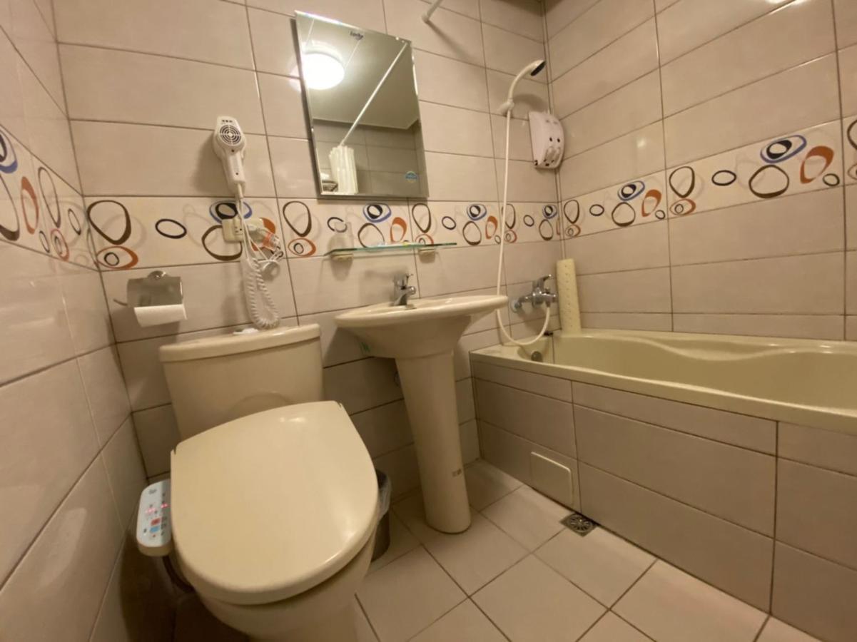 Kao Feng Hotel Жонгженг Екстериор снимка