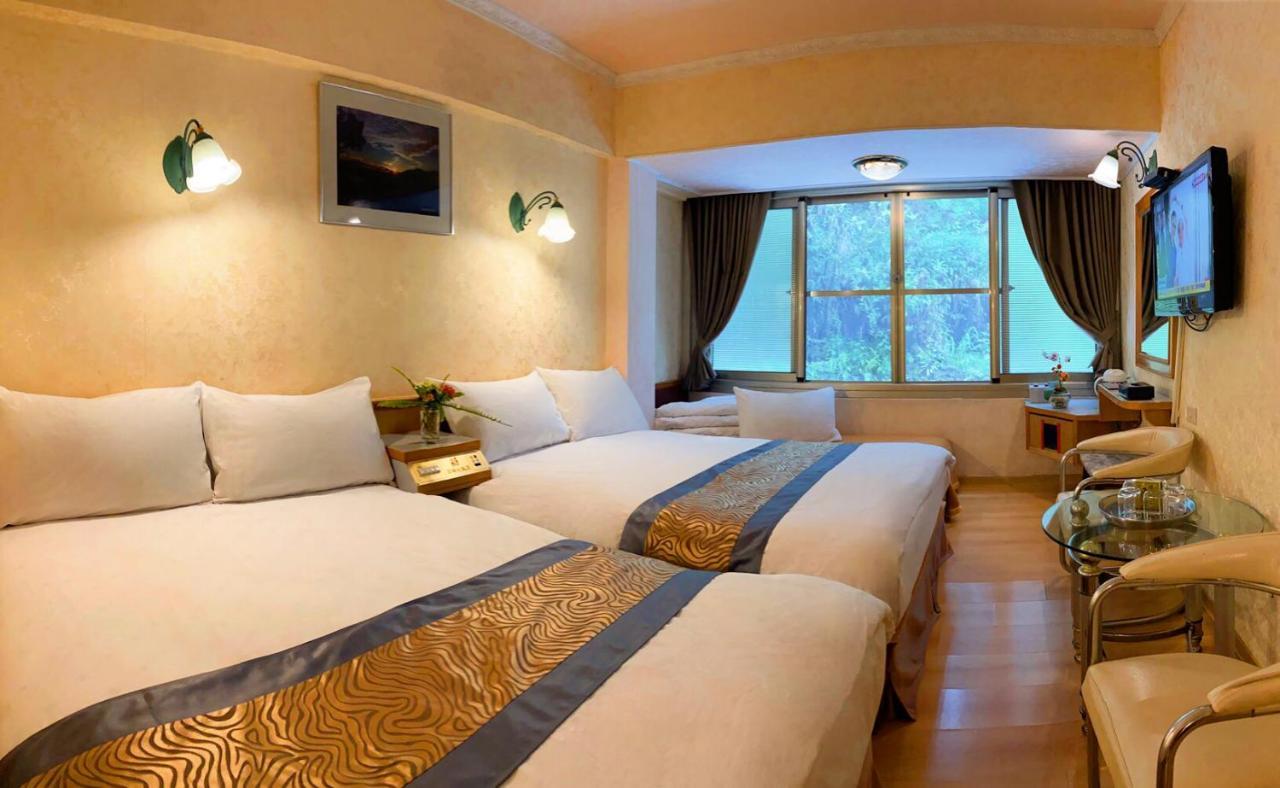 Kao Feng Hotel Жонгженг Екстериор снимка