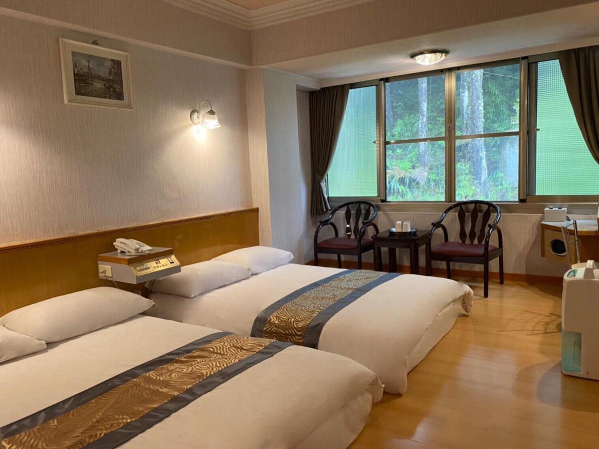 Kao Feng Hotel Жонгженг Екстериор снимка